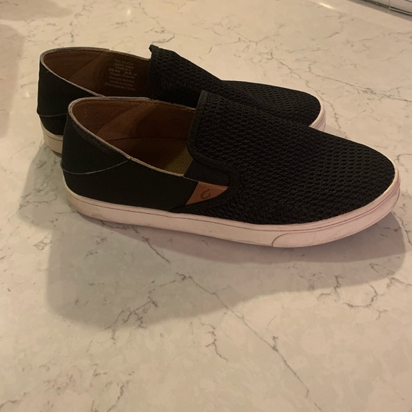 Olukai Size 8 slip on - Picture 2 of 2